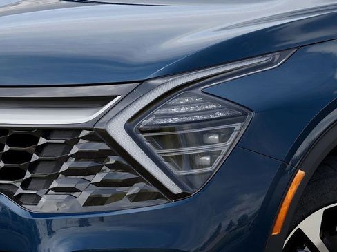 New 2025 Kia Sportage EX image 10