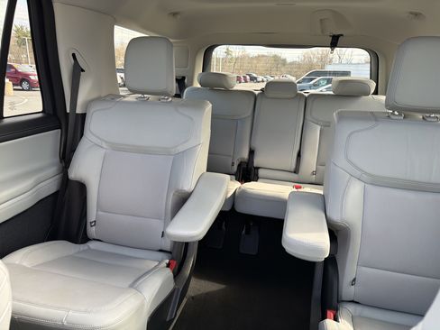 Used 2025 Ford Expedition Platinum w/ Driver's Package image 34