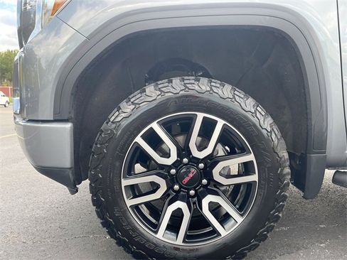 Certified 2020 GMC Sierra 1500 AT4 w/ AT4 Premium Package image 34