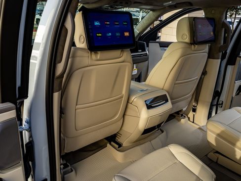 Used 2026 Cadillac Escalade Platinum Sport w/ LPO, ONYX Package image 30