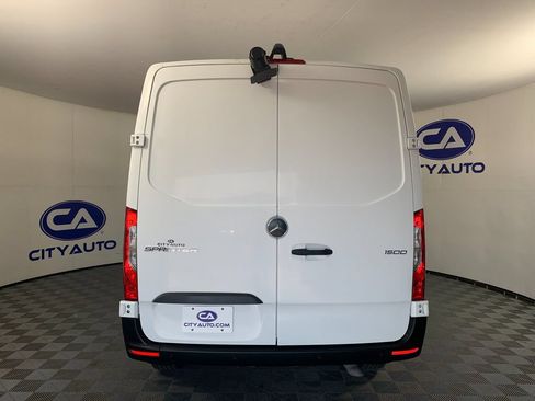 Used 2022 Mercedes-Benz Sprinter 1500 image 4