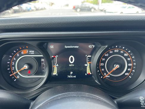 Used 2025 Jeep Wrangler Sport AWD/4WD image 16