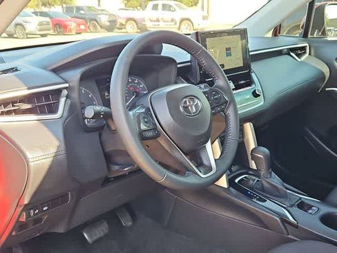 Used 2024 Toyota Corolla Cross LE w/ Moonroof Package FWD image 10