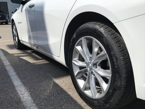 Used 2023 Chevrolet Malibu LT FWD image 14