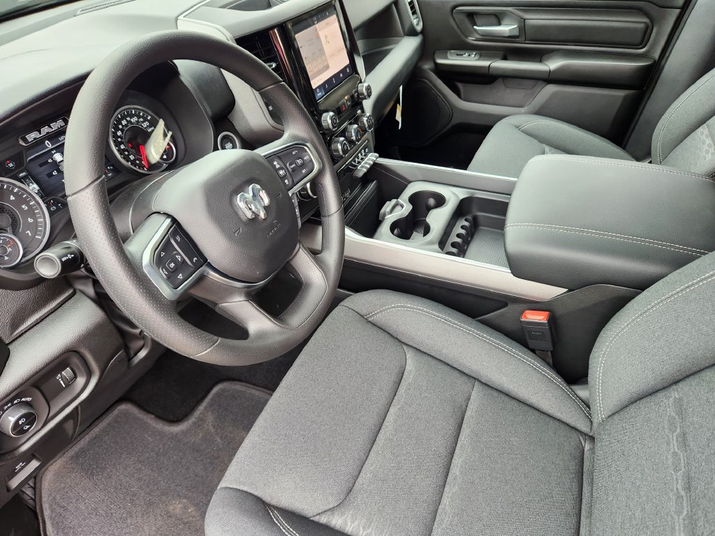 New 2027 RAM 1500 Express AWD/4WD image 7