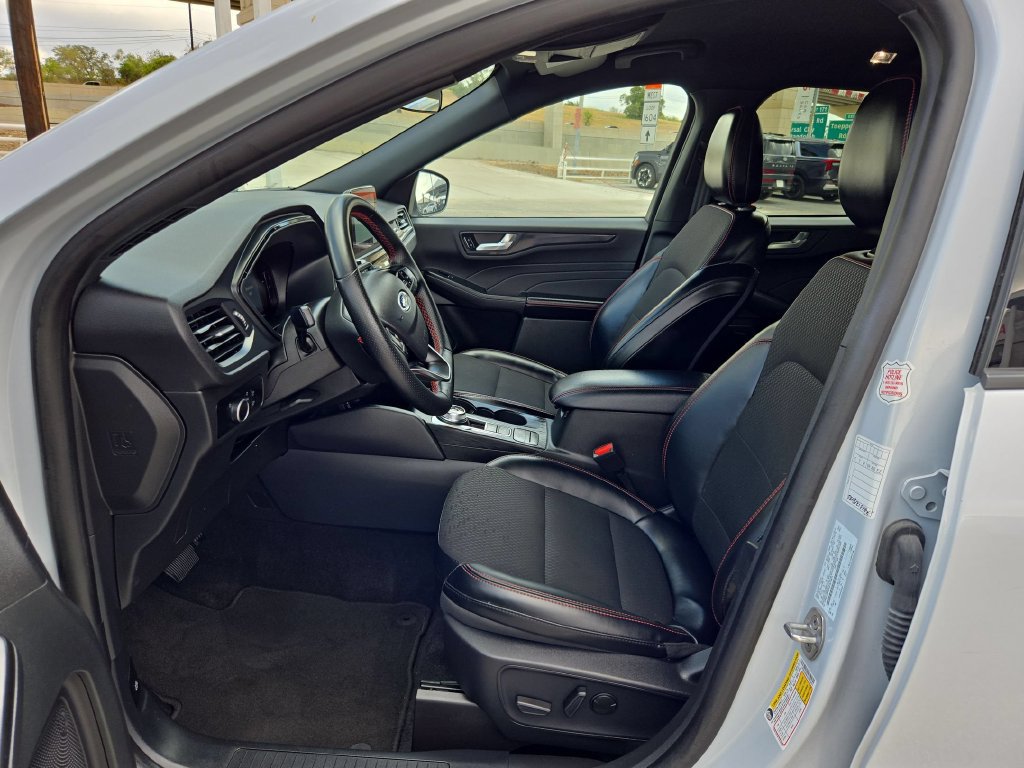 Used 2025 Ford Escape ST-Line AWD/4WD image 11