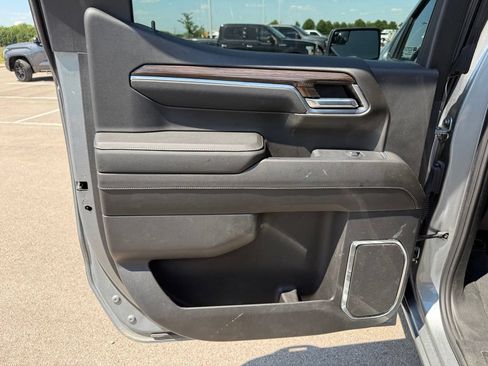 Used 2024 Chevrolet Silverado 1500 LT AWD/4WD image 9