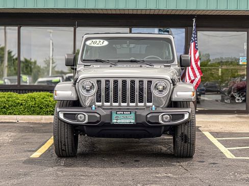 Used 2023 Jeep Wrangler Unlimited Sahara AWD/4WD image 2