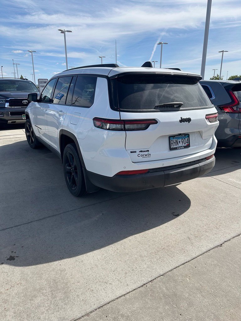 Used 2023 Jeep Grand Cherokee L Laredo AWD/4WD image 8