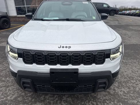 Used 2026 Jeep Cherokee Overland w/ Trailer Tow Group AWD/4WD image 8