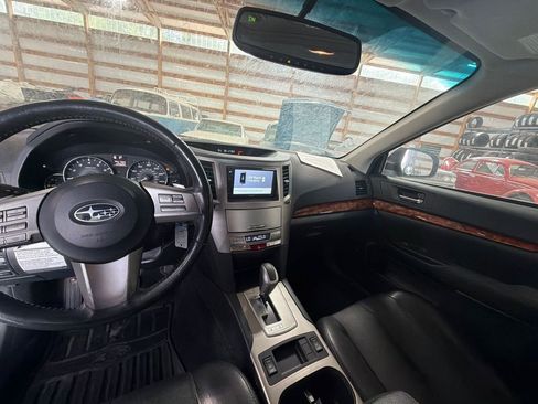 Used 2011 Subaru Outback 2.5i Limited w/ PWR Moonroof Pkg AWD/4WD image 13