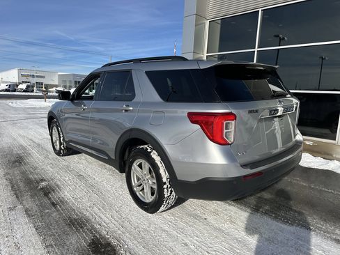 Used 2022 Ford Explorer XLT image 13