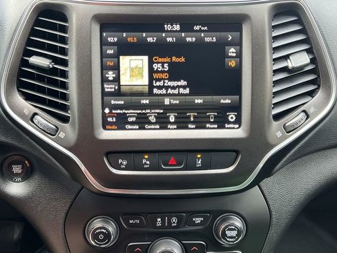 Used 2021 Jeep Cherokee Trailhawk w/ Sun, Sound & Nav Group image 19