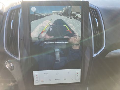 Used 2024 Ford Edge SEL w/ Convenience Package image 10