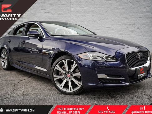 Used 2017 Jaguar XJ R-Sport image 9