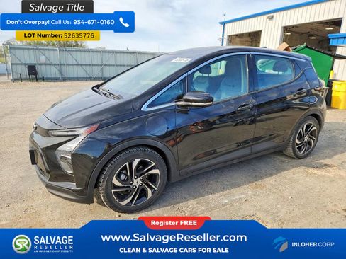 Used 2023 Chevrolet Bolt LT w/ Infotainment Package FWD image 1