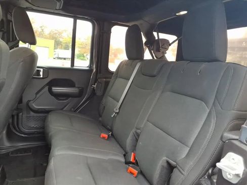 Used 2019 Jeep Wrangler Unlimited Sport S image 22