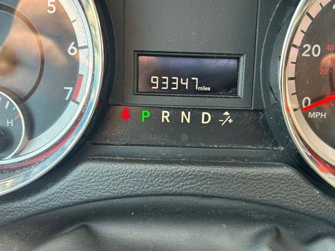 Used 2016 Dodge Grand Caravan SXT FWD image 19