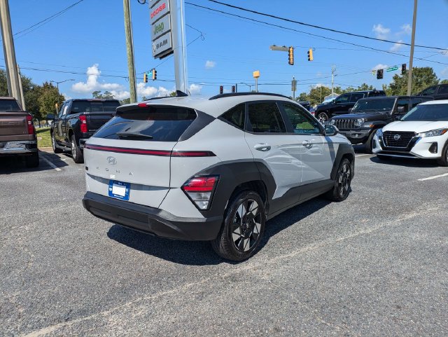 Used 2025 Hyundai Kona SEL FWD image 5