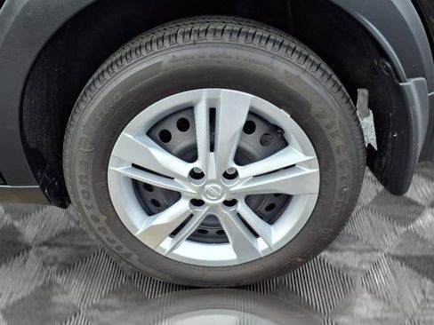 Certified 2025 Nissan Kicks Play S image 22