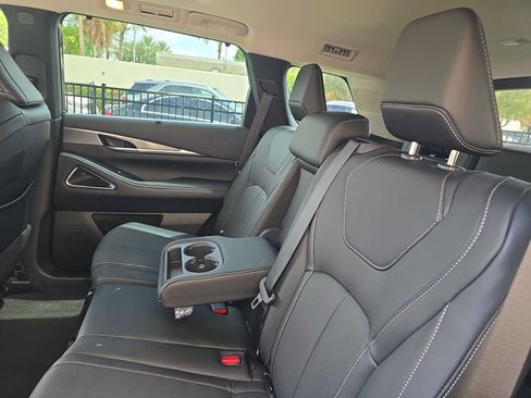 Certified 2026 INFINITI QX60 Luxe w/ Cargo Package FWD image 12