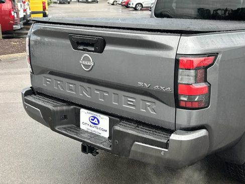 Used 2022 Nissan Frontier SV w/ Technology Package AWD/4WD image 14