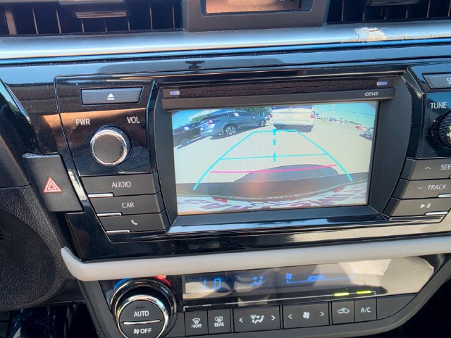 Used 2015 Toyota Corolla LE FWD image 21