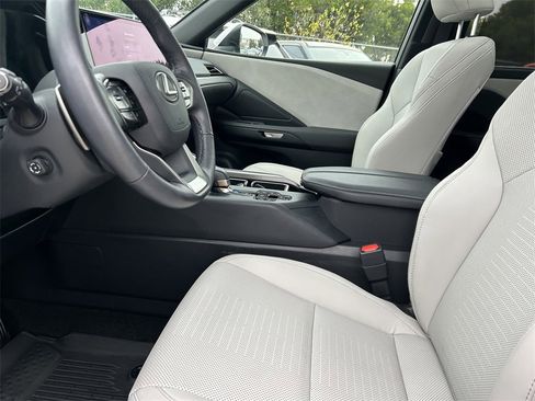 Used 2025 Lexus TX 350 AWD image 11