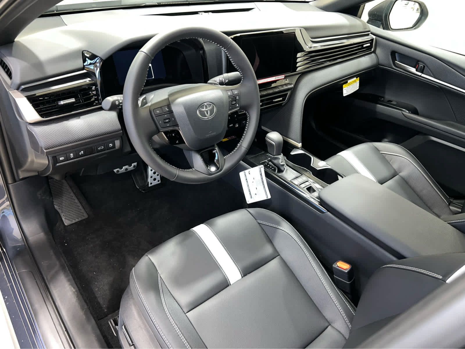 New 2026 Toyota Camry SE FWD image 11
