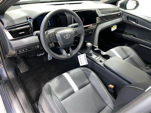 New 2026 Toyota Camry SE FWD image 11