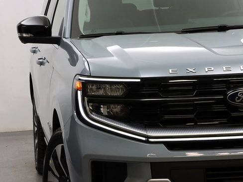 New 2025 Ford Expedition Platinum w/ Driver's Package image 4