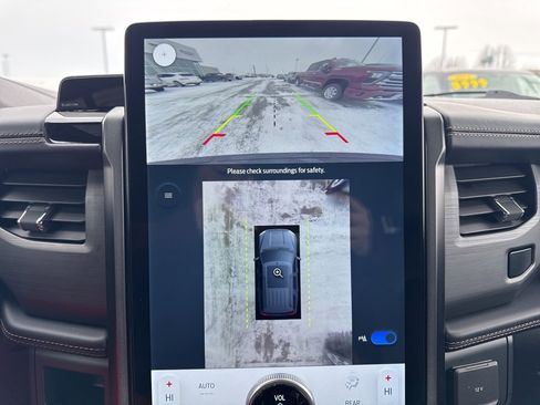 Certified 2023 Ford Expedition Platinum image 9