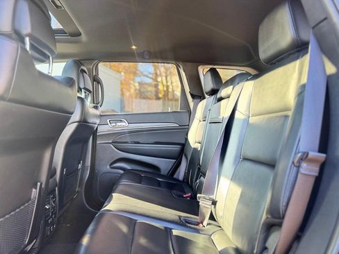 Used 2021 Jeep Grand Cherokee Limited image 19