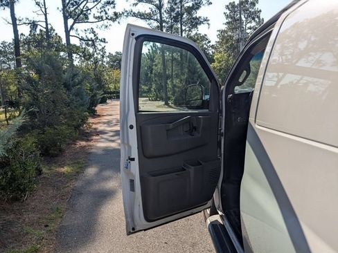 Used 2020 Chevrolet Express 2500 w/ Driver Convenience Package RWD image 19