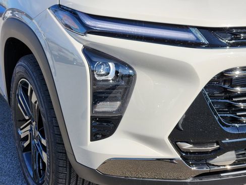 New 2026 Chevrolet Trax ACTIV w/ Sunroof Package image 9