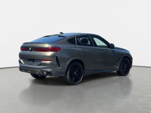 Used 2023 BMW X6 xDrive40i w/ M Sport Package AWD/4WD image 3
