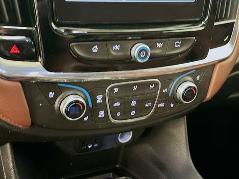 Used 2018 Chevrolet Traverse High Country AWD/4WD image 24