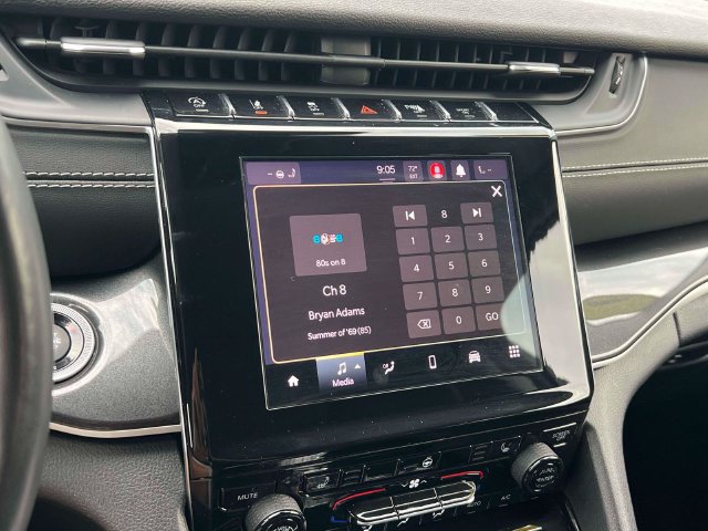 Used 2021 Jeep Grand Cherokee L Laredo w/ Luxury Tech Group I AWD/4WD image 14