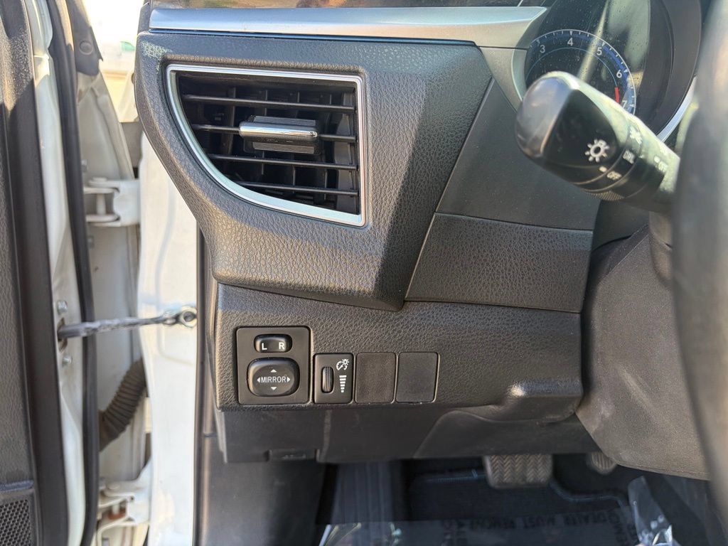 Used 2015 Toyota Corolla S FWD image 15