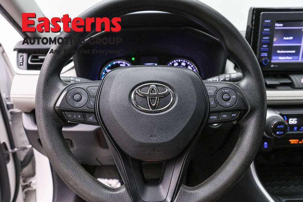 Used 2022 Toyota RAV4 XLE AWD/4WD image 11