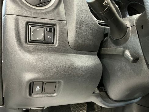 Used 2015 Nissan Versa SV w/ SV Appearance Package image 15