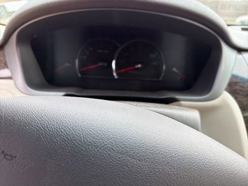 Used 2011 Cadillac DTS Luxury image 3