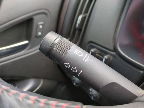 Used 2017 GMC Canyon SLE w/ All Terrain Package image 26