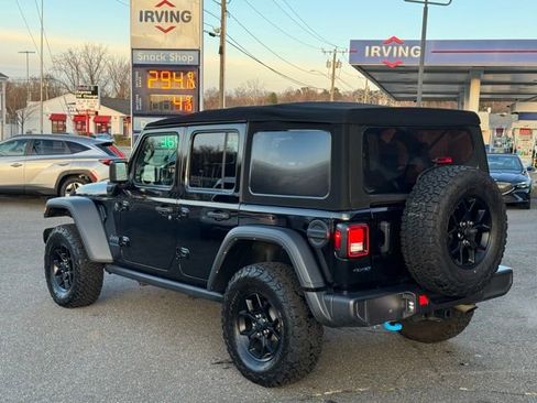 Used 2024 Jeep Wrangler Unlimited AWD/4WD image 8
