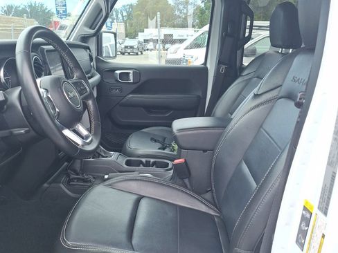 Used 2022 Jeep Wrangler Unlimited Sahara AWD/4WD image 12