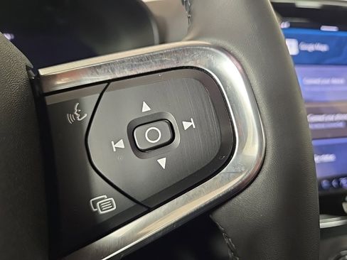 Used 2023 Volvo XC40 B5 Plus w/ Protection Package Premier image 26