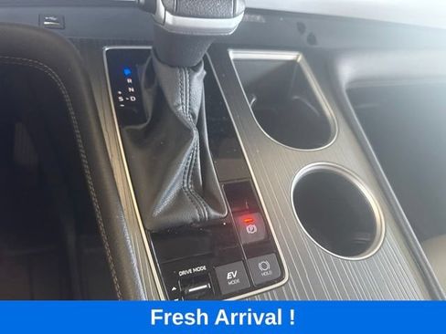 Used 2026 Toyota Sienna XLE FWD image 9