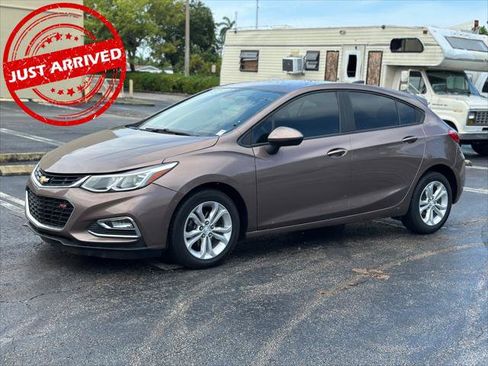 Used 2019 Chevrolet Cruze LS w/ LS Convenience Package FWD image 1