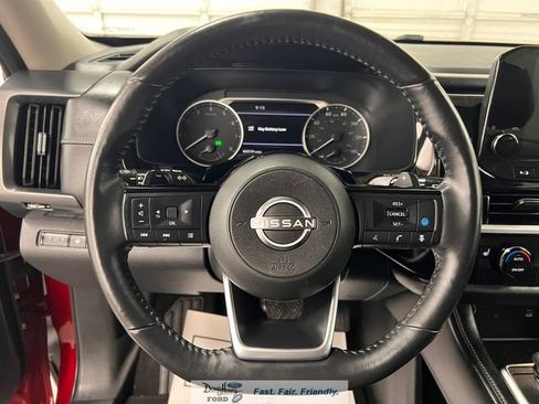 Used 2023 Nissan Pathfinder SL AWD/4WD image 39