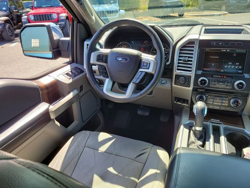 Used 2015 Ford F150 Lariat w/ Equipment Group 502A Luxury AWD/4WD image 16